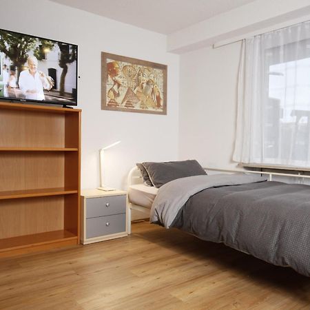 Appartment Mit Parkplatz Würzburg Buitenkant foto