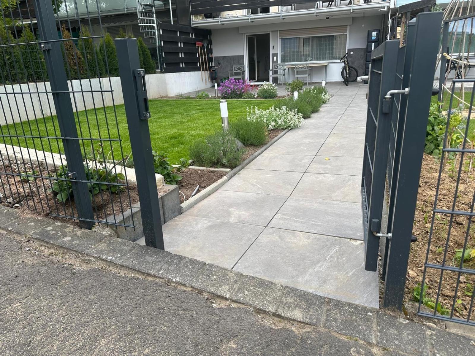 Appartment Mit Parkplatz Würzburg Buitenkant foto